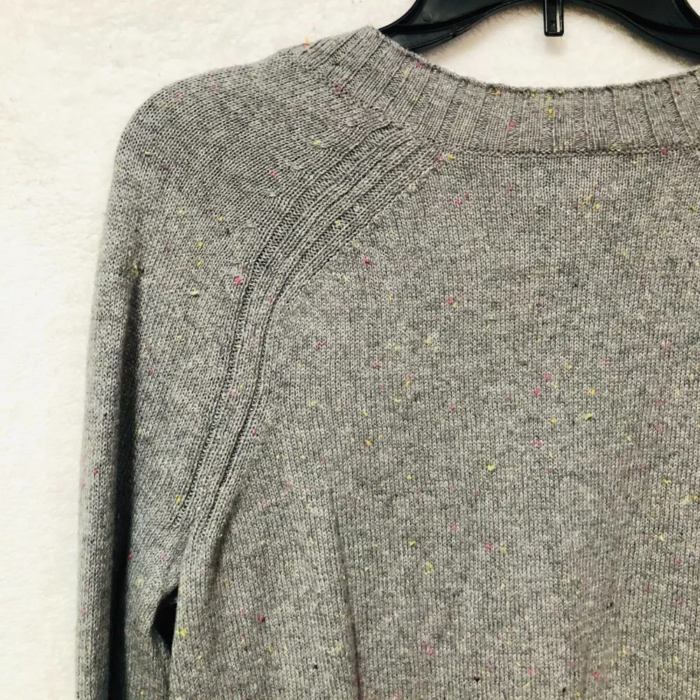 Old Navy Gray Long Sleeve V Neck Sweater Size Small - Picture 10 of 10